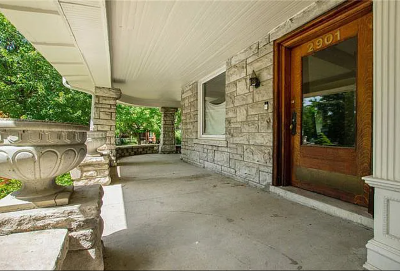 2901 Charlotte St - Photo 6 of 14