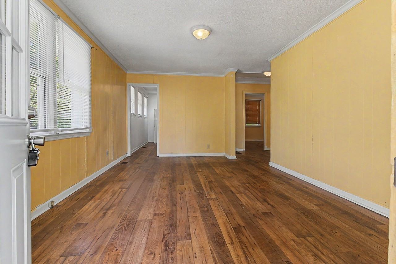 512 E 6th Ave - Photo 6 of 20