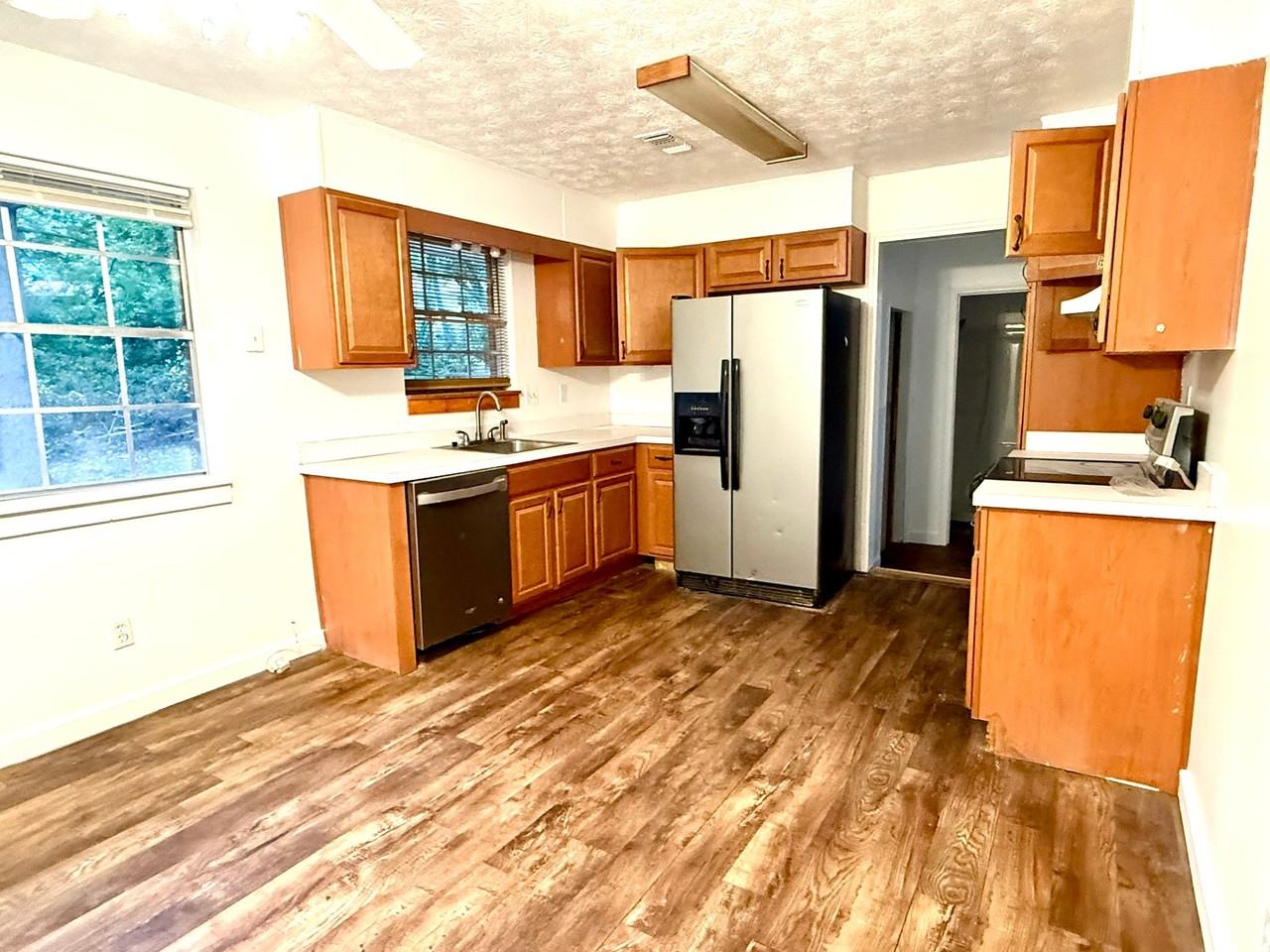 1955 Carla Dr - Photo 3 of 10