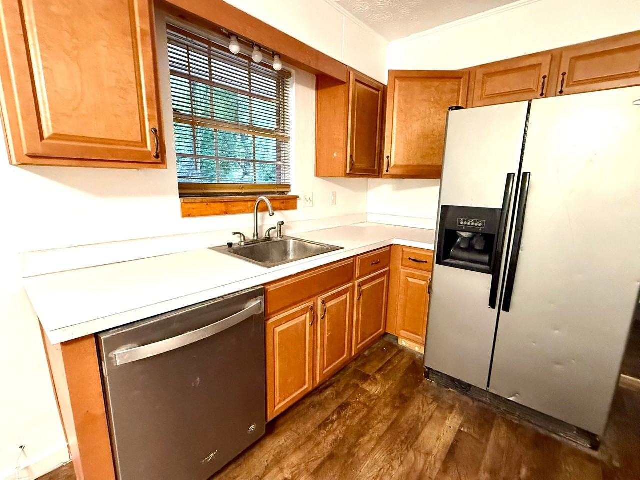 1955 Carla Dr - Photo 4 of 10