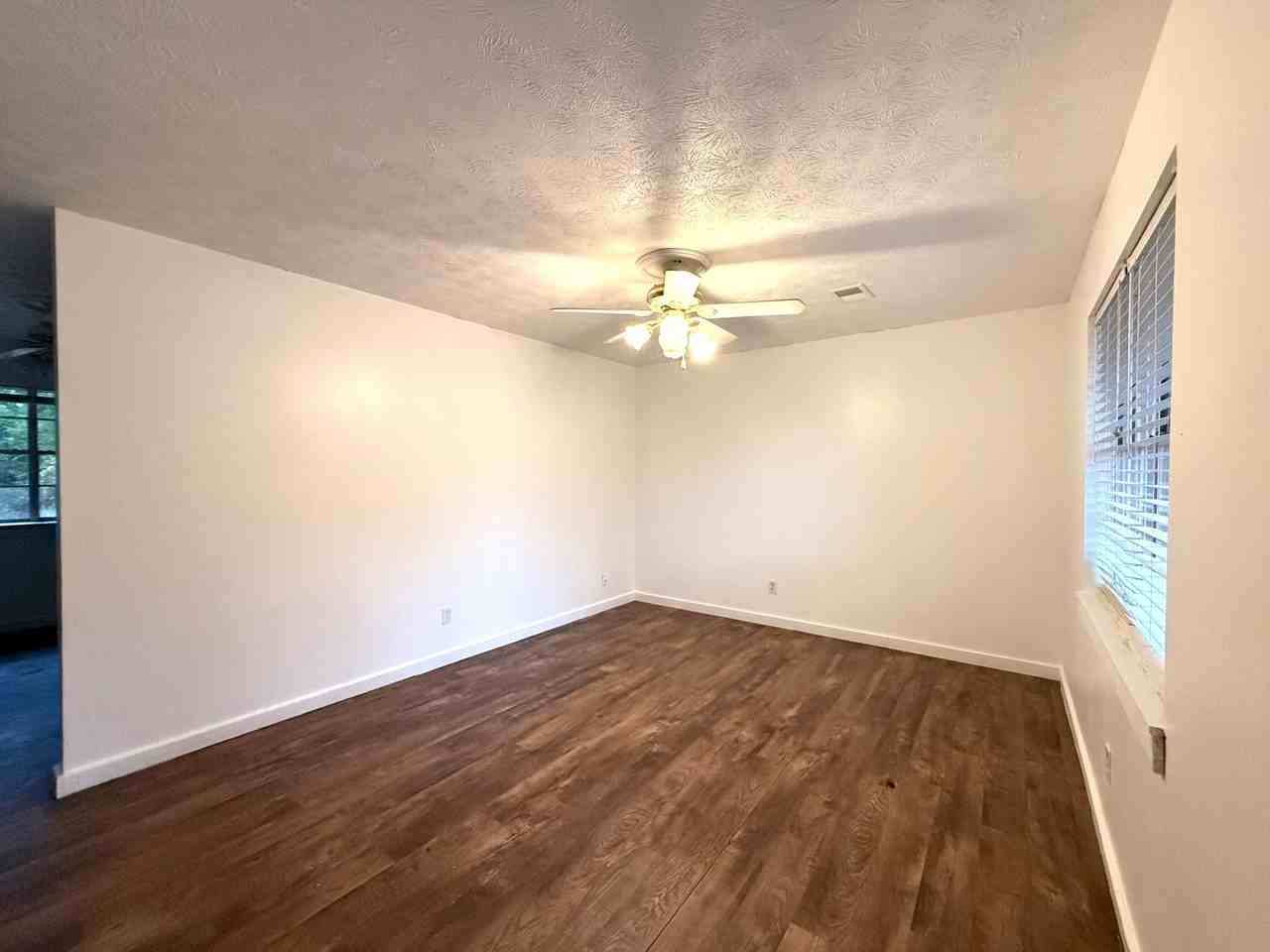 1955 Carla Dr - Photo 6 of 10
