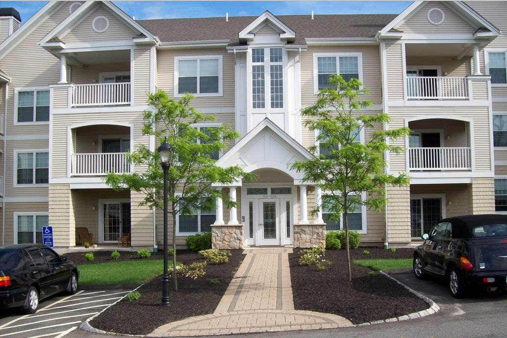 Knoll Crest Apartments for Rent 207 St, Middletown, CT 06457