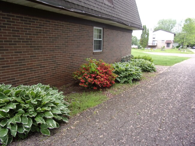 2275 Kipling Ave Nw - Photo 2 of 8