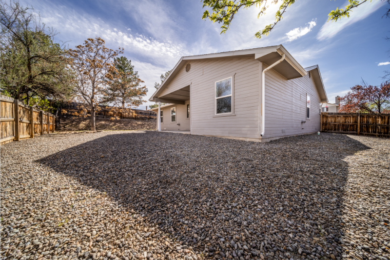 198 Rincon Dr - Photo 2 of 16