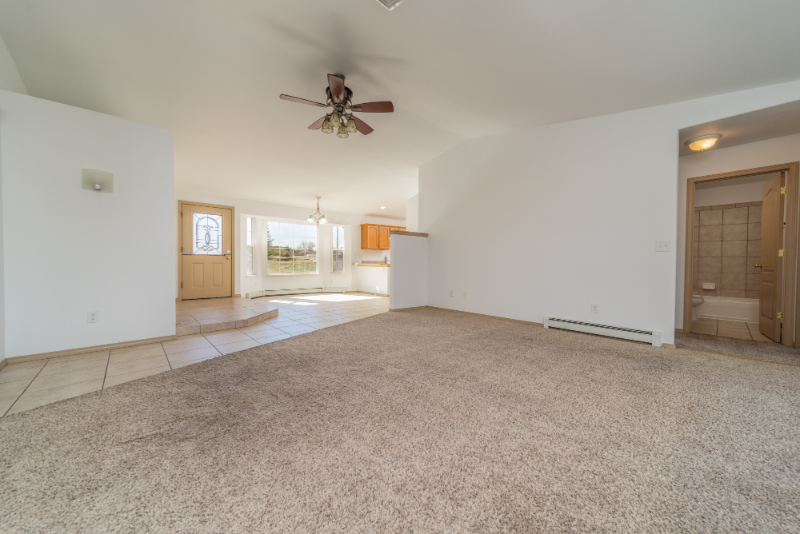198 Rincon Dr - Photo 3 of 16