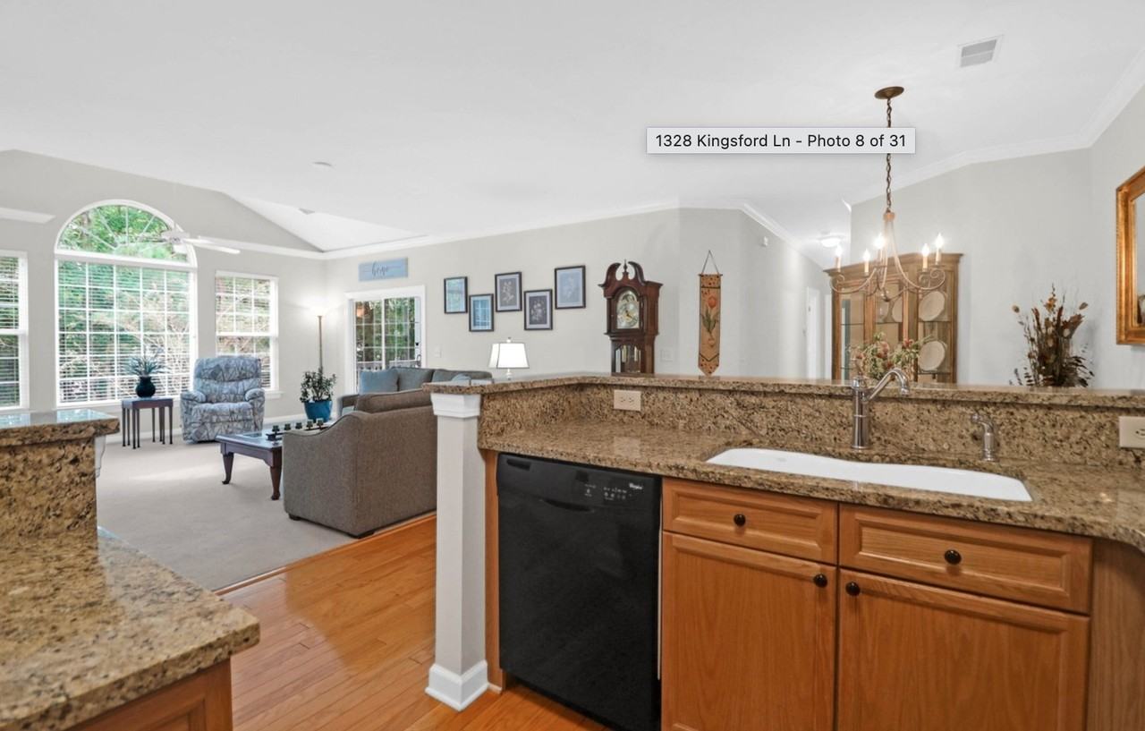 1328 Kingsford Ln - Photo 4 of 19
