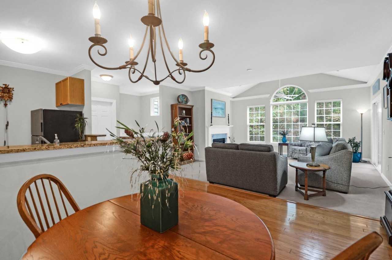 1328 Kingsford Ln - Photo 6 of 19