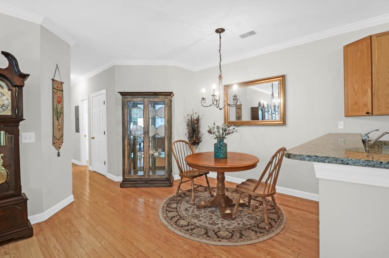 1328 Kingsford Ln - Photo 7 of 19