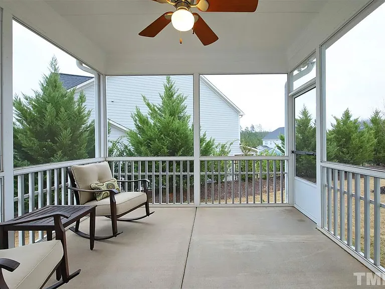 318 Millbrook Dr - Photo 2 of 19