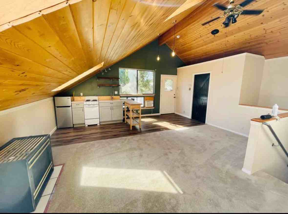 331 Kevin Ct - Photo 2 of 12