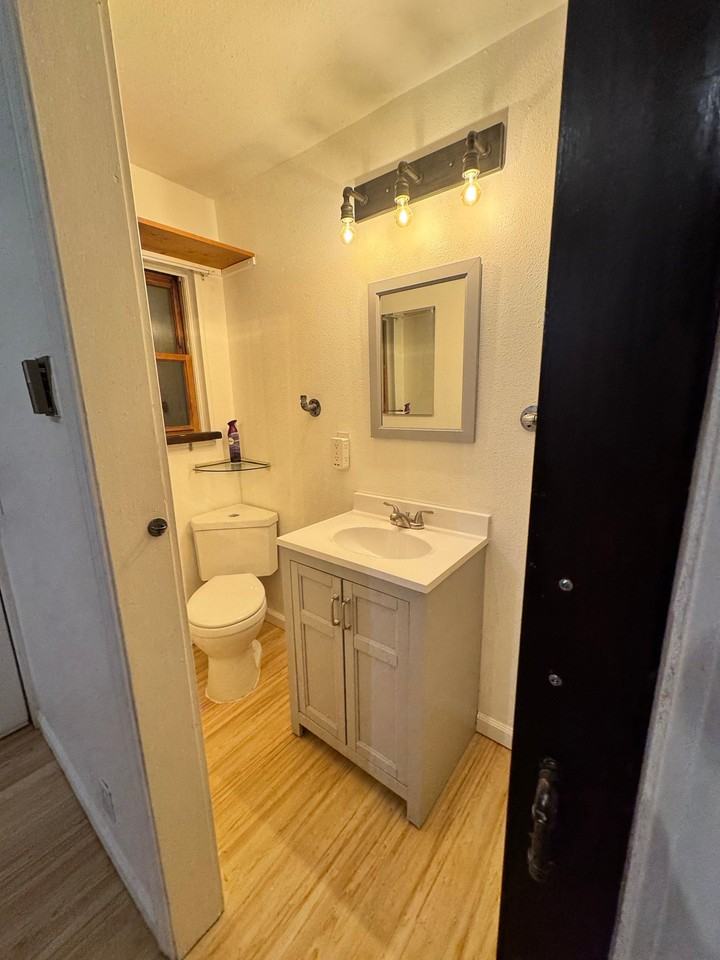 331 Kevin Ct - Photo 4 of 12
