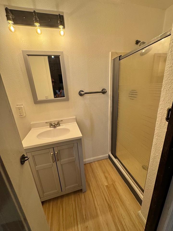 331 Kevin Ct - Photo 5 of 12