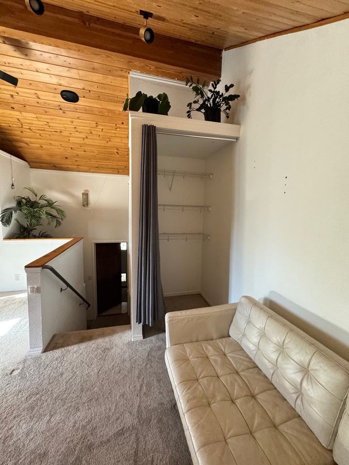 331 Kevin Ct - Photo 7 of 12