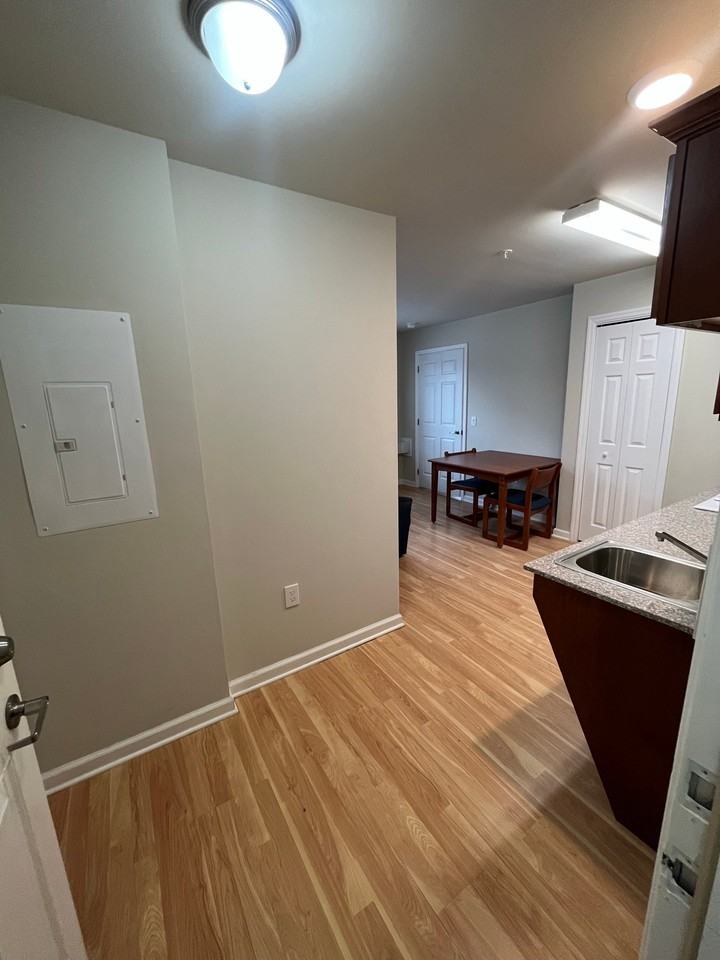 165 Barclay St #504