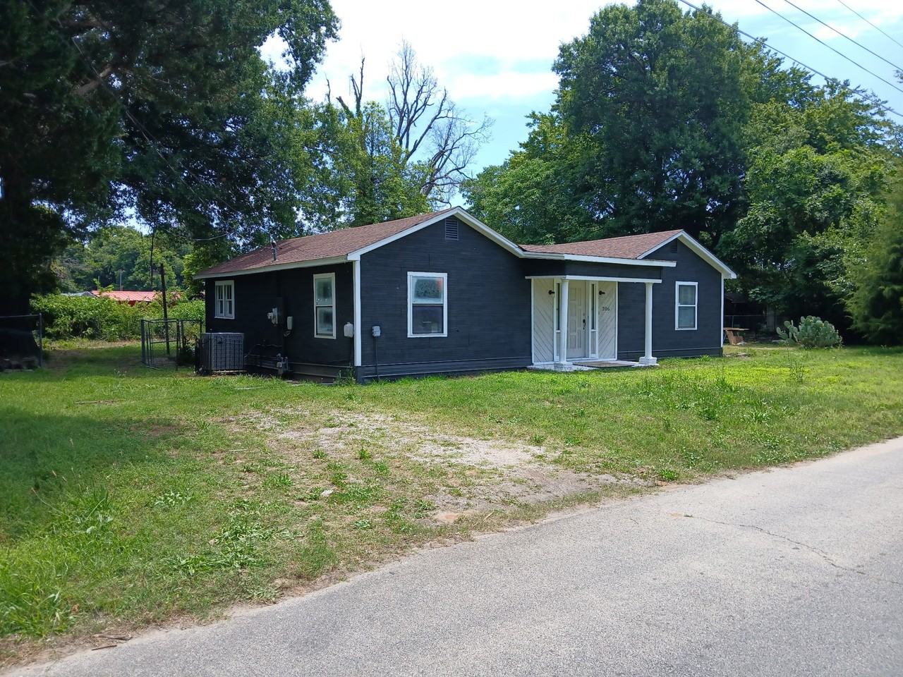 206 Chance St - Photo 5 of 15