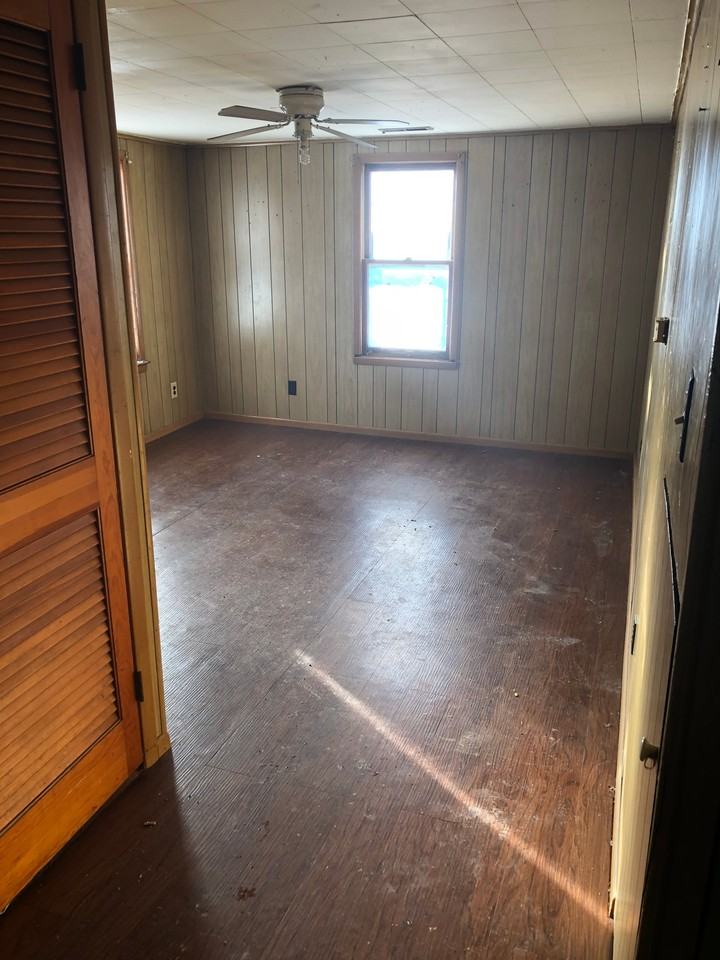 502 Lucy St Apt 2 #2 - Photo 4 of 13