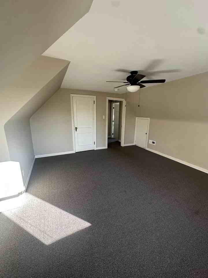 145 Greenfield Ave - Photo 5 of 9