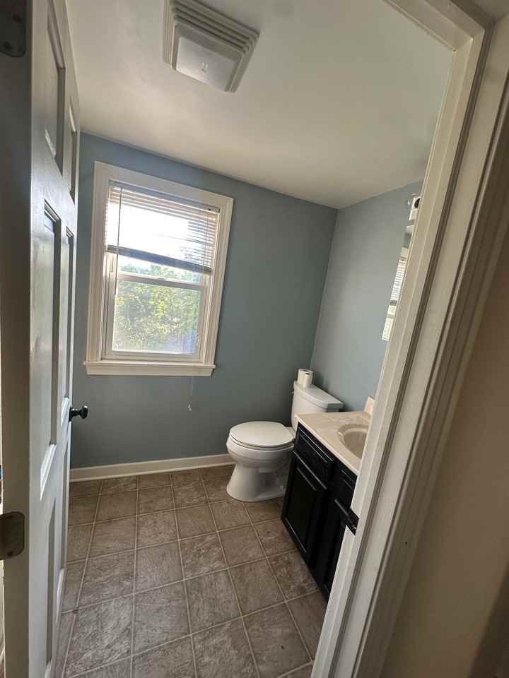 145 Greenfield Ave - Photo 6 of 9