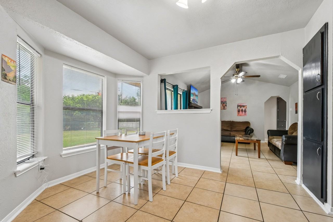 2508 N W S Young Dr - Photo 4 of 19
