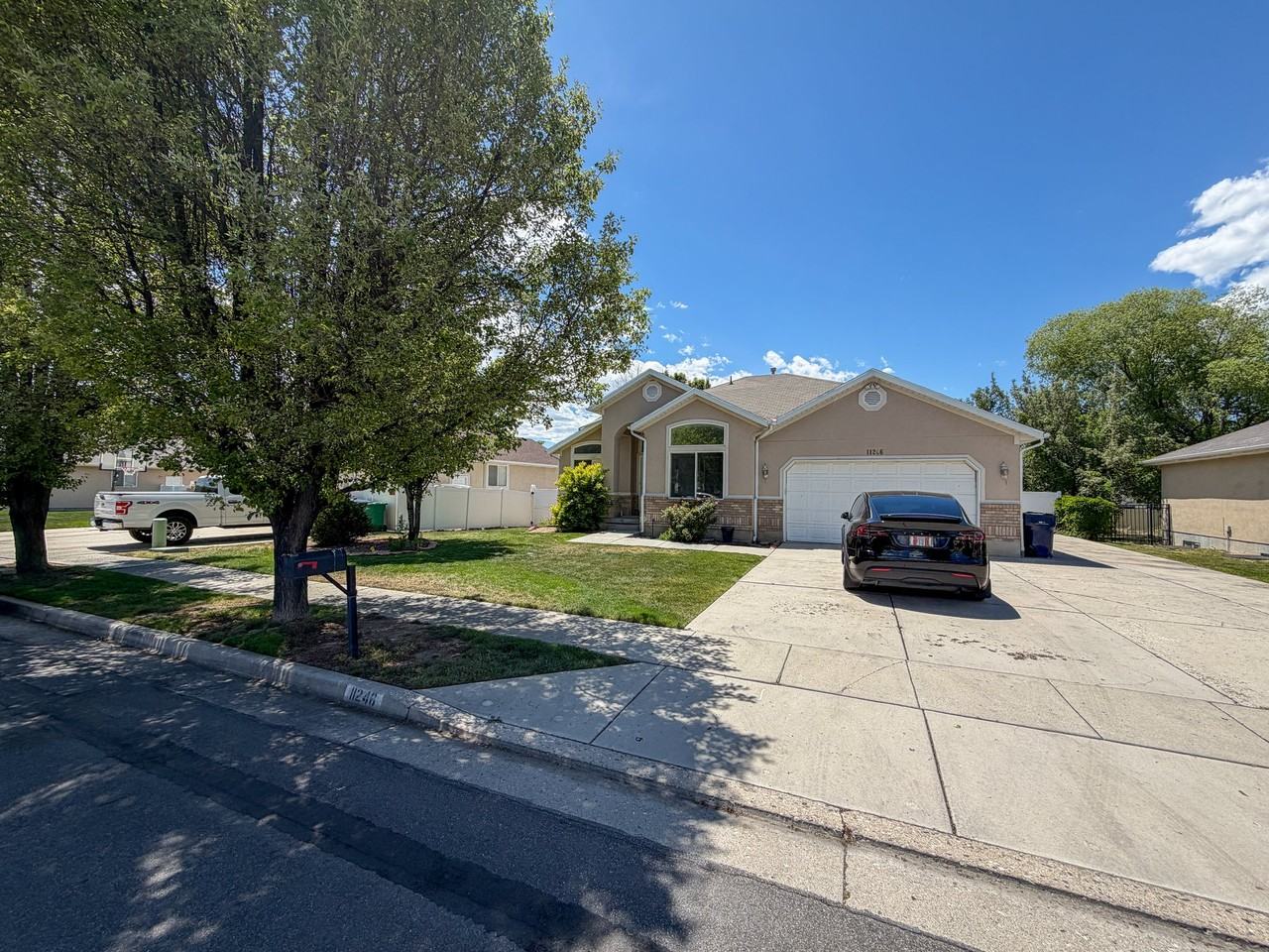 11246 S Glen Croft Ln