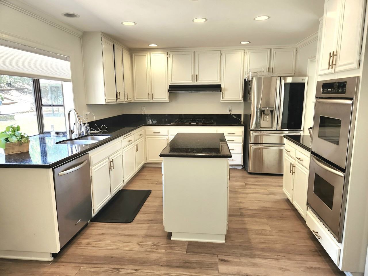 4046 Oak Glen Ct - Photo 7 of 16