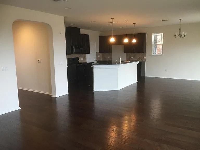 1405 Berlin Ln - Photo 4 of 15