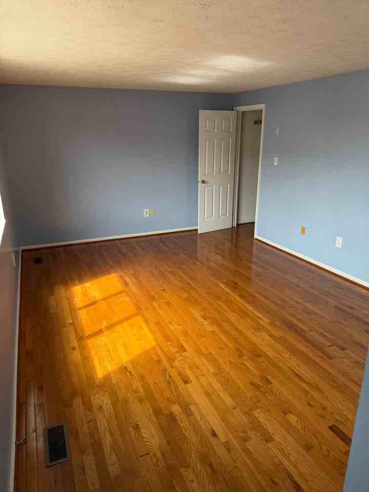 1 Leatherwood Ct - Photo 4 of 6