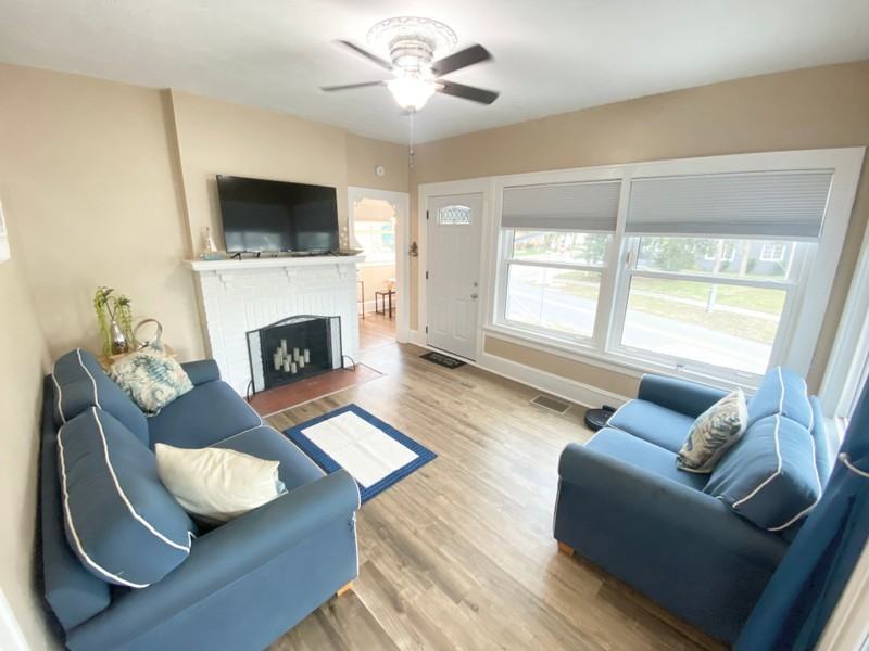 412 N Peninsula Dr - Photo 3 of 12