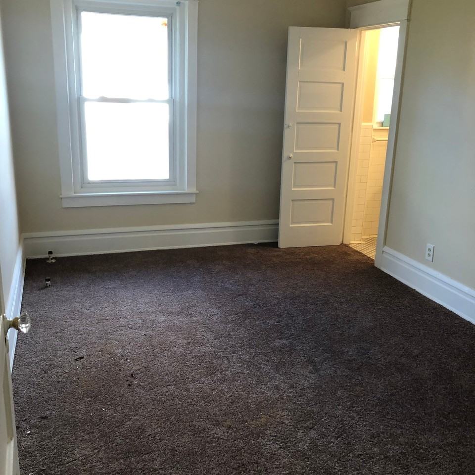 35 N Fulton St - Photo 3 of 8