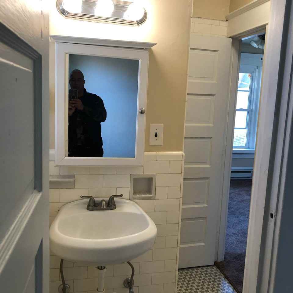 35 N Fulton St - Photo 5 of 8