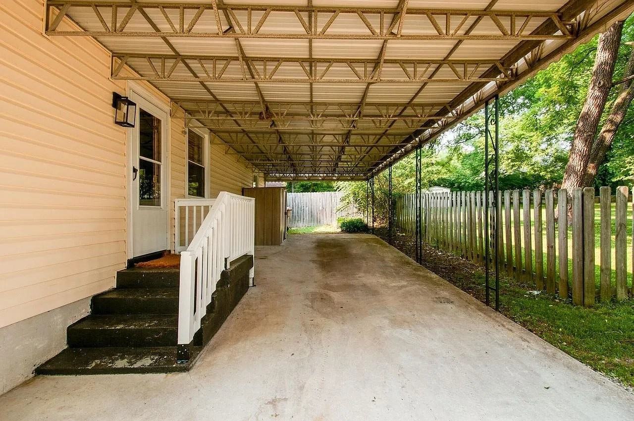 64 Lutie St - Photo 2 of 8