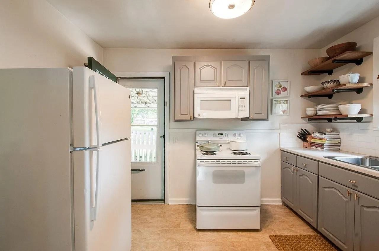 64 Lutie St - Photo 3 of 8