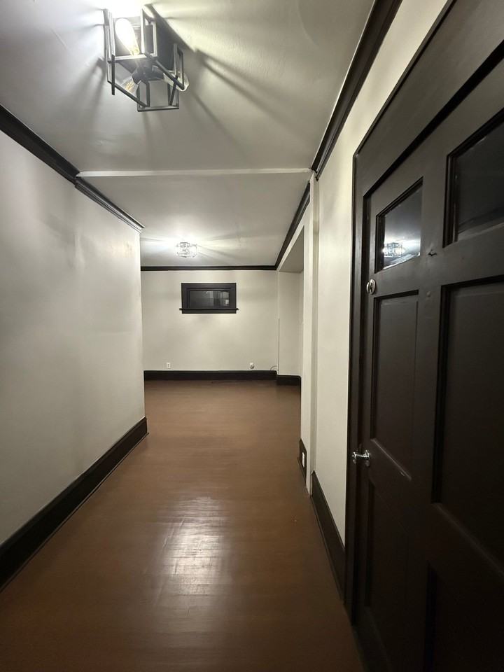 436 W Burleigh St #A - Photo 7 of 11