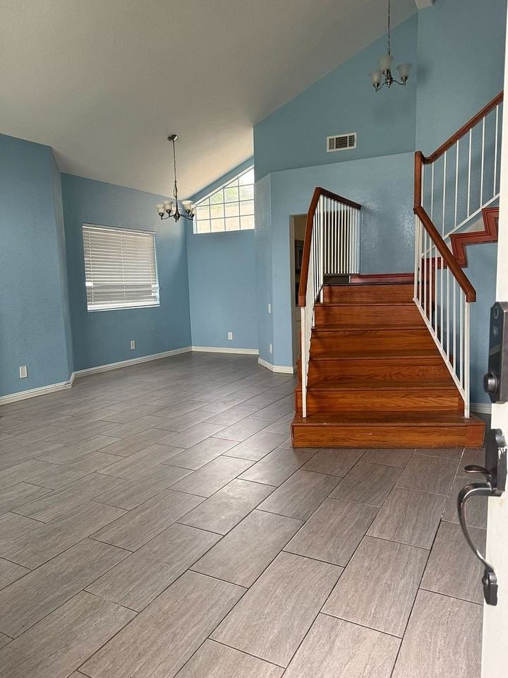 5543 N Magnolia Dr - Photo 3 of 5