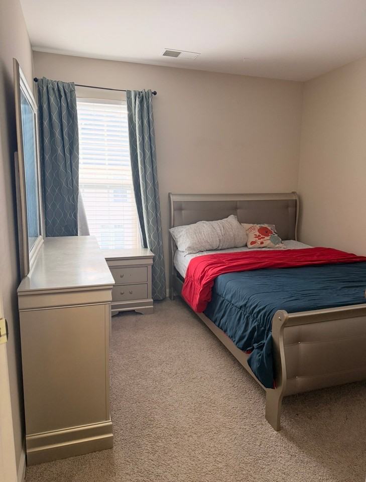 5039 Strawbridge Ter - Photo 4 of 9