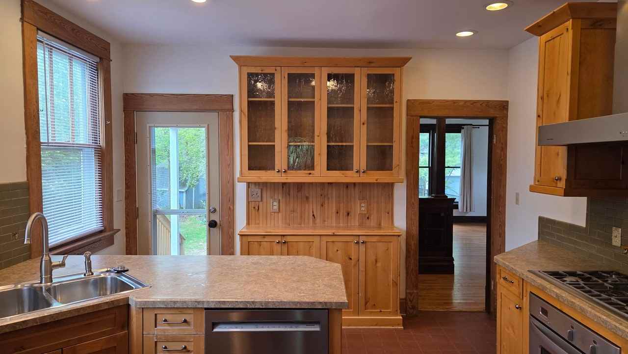 1905 W 1st Ave - Photo 7 of 20