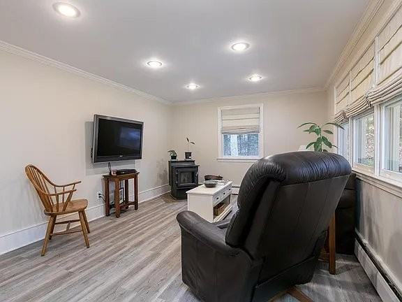 32 Maple Ave - Photo 3 of 9