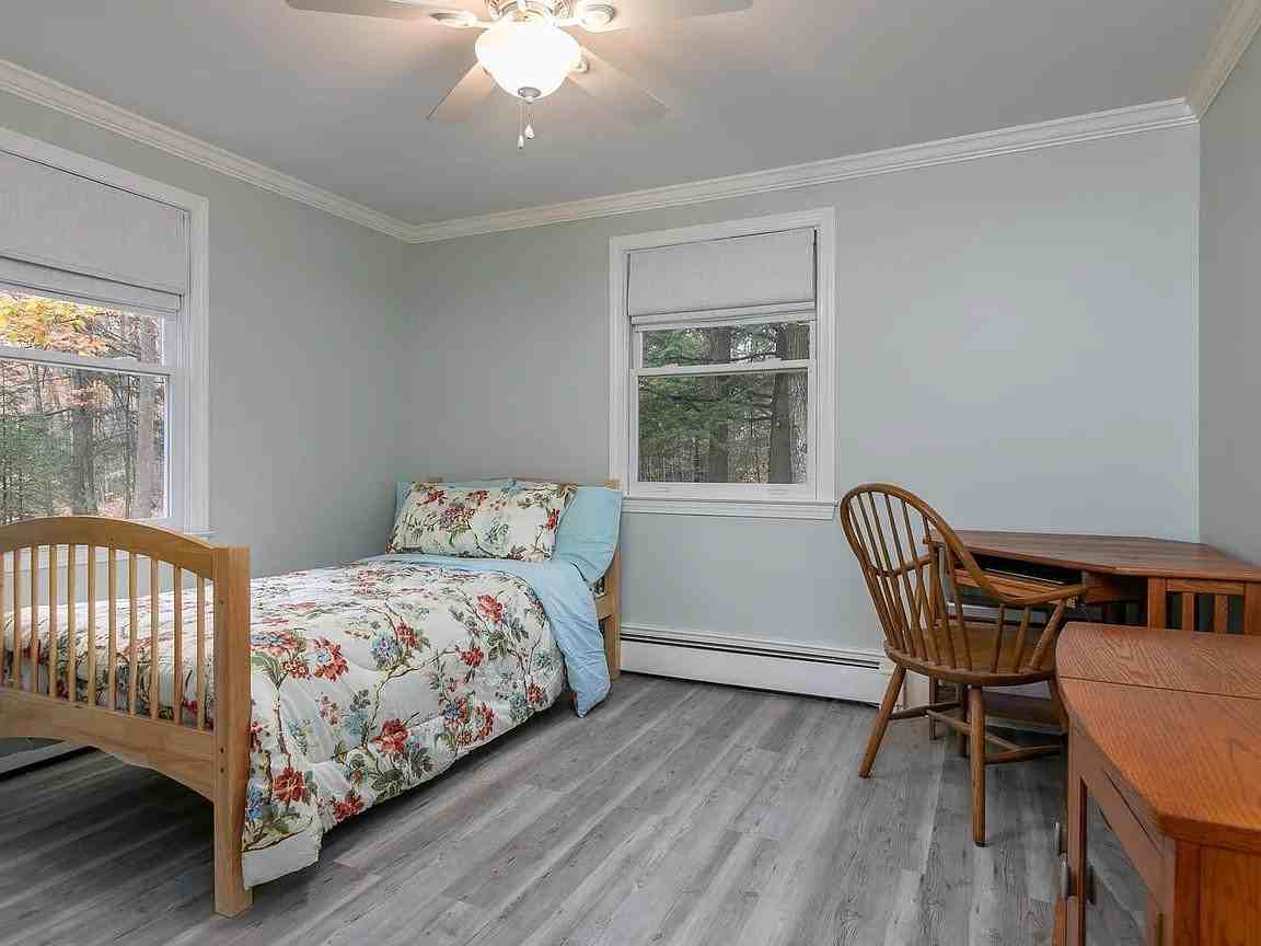 32 Maple Ave - Photo 7 of 9