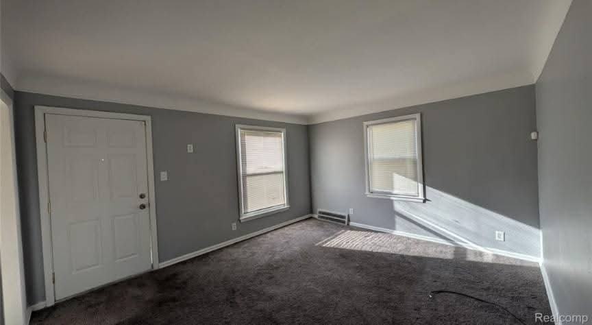 21338 Pembroke Ave - Photo 4 of 13