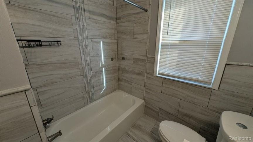 21338 Pembroke Ave - Photo 6 of 13