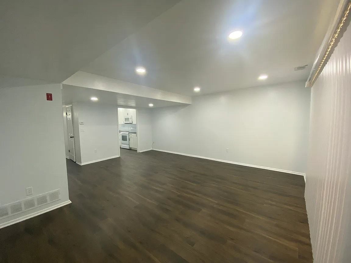2225 Mulberry Ct - Photo 3 of 10