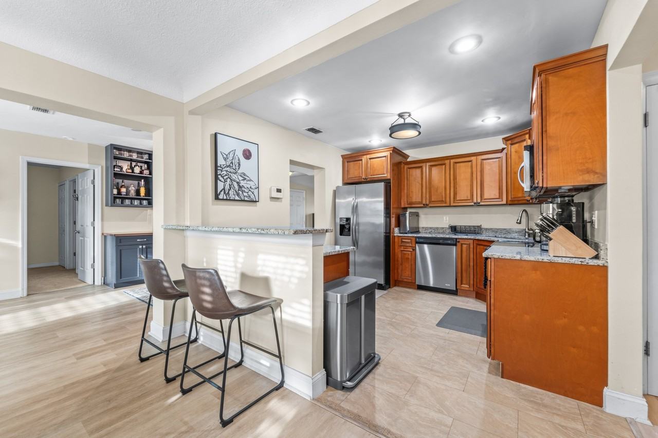 5120 Aragon Way S - Photo 6 of 20