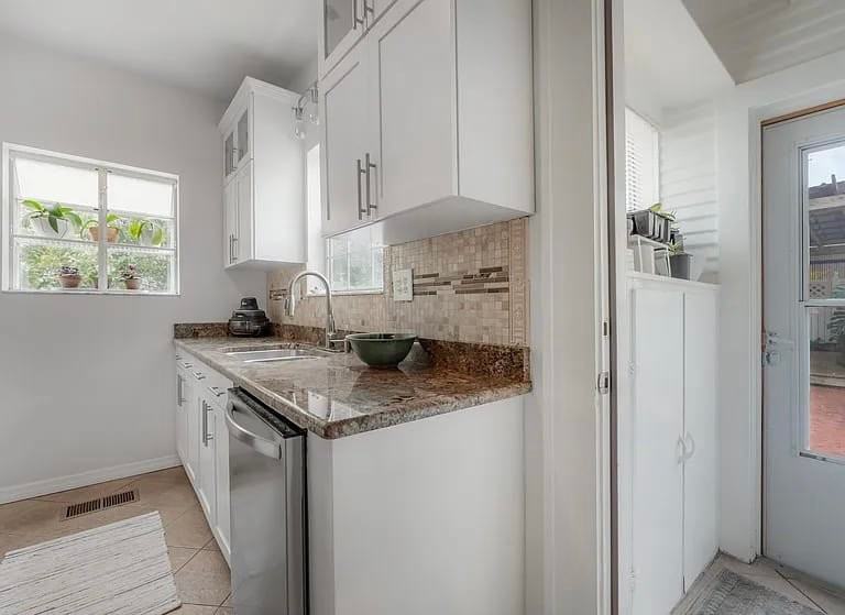 1109 E Patterson St - Photo 5 of 14