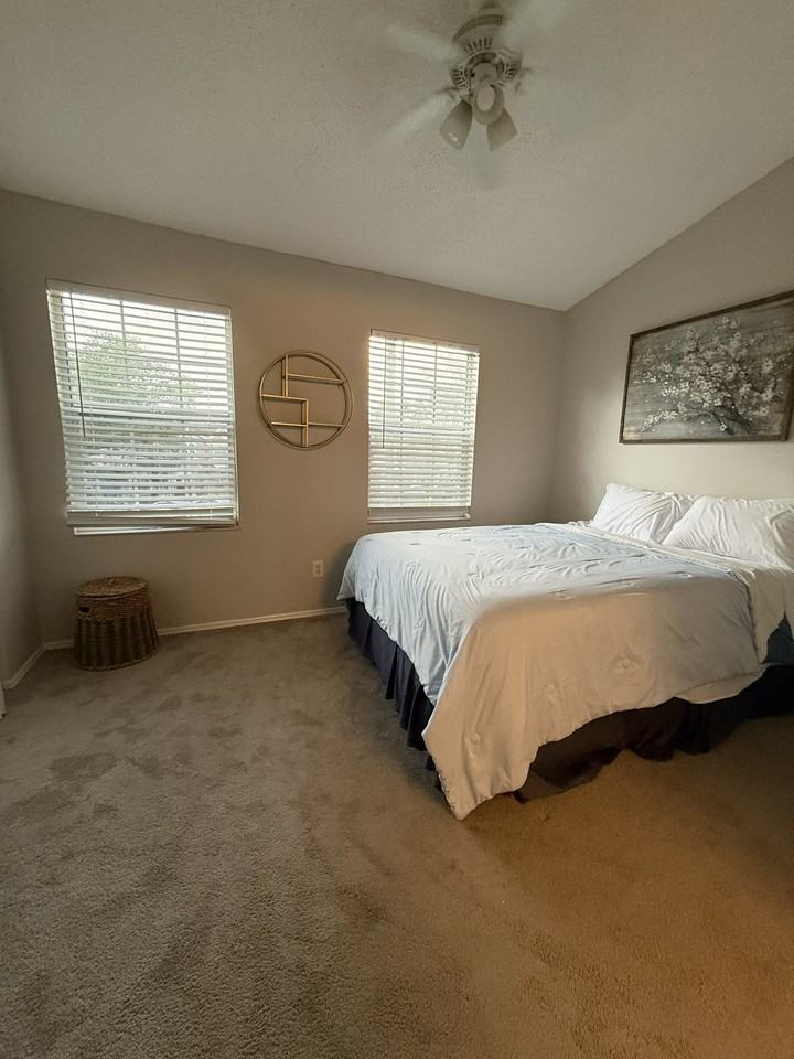 5921 Bayside Key Dr - Photo 5 of 9