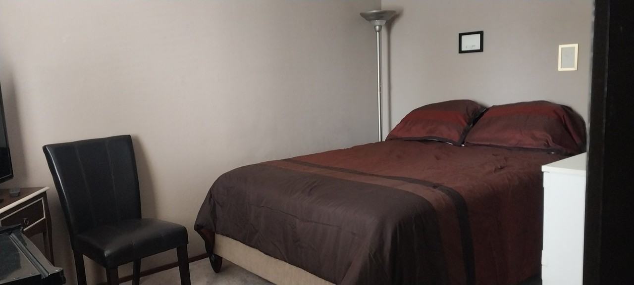 512 N Saguaro St - Photo 2 of 5