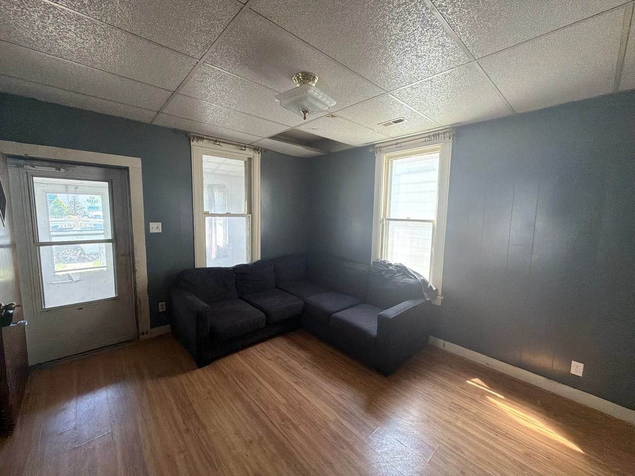 721 S Matthew St - Photo 6 of 19