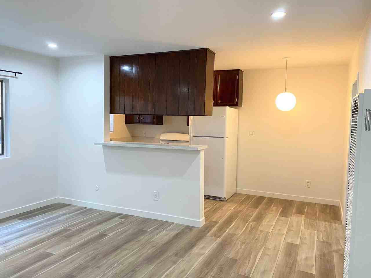 963 Edgecliffe Dr #2 - Photo 2 of 16