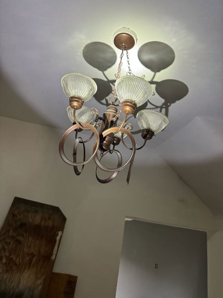 1314 W Butler St - Photo 2 of 9