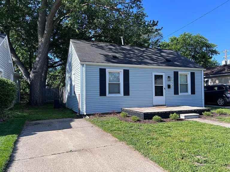555 E Mahan Ave - Photo 4 of 17