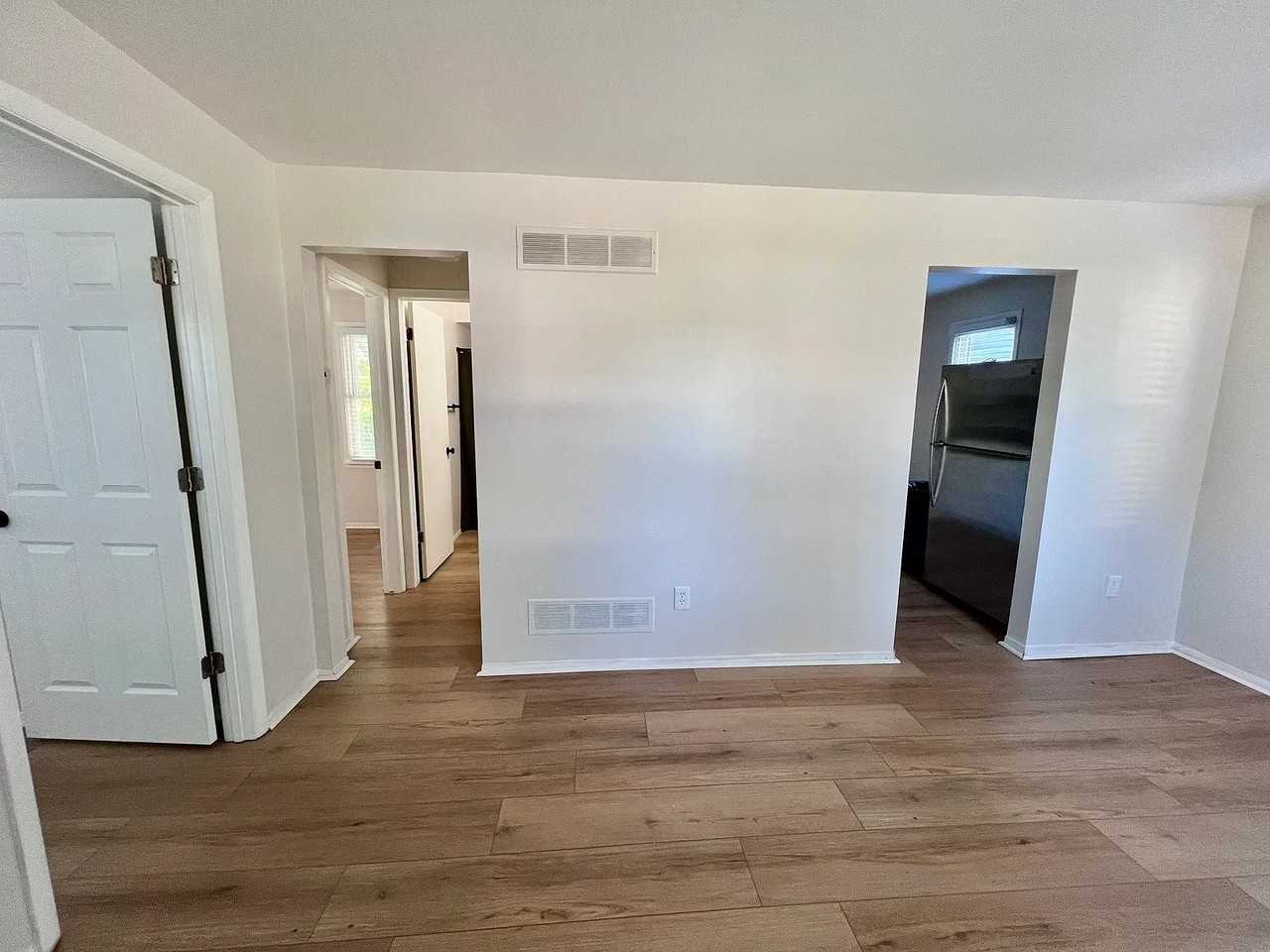 555 E Mahan Ave - Photo 6 of 17